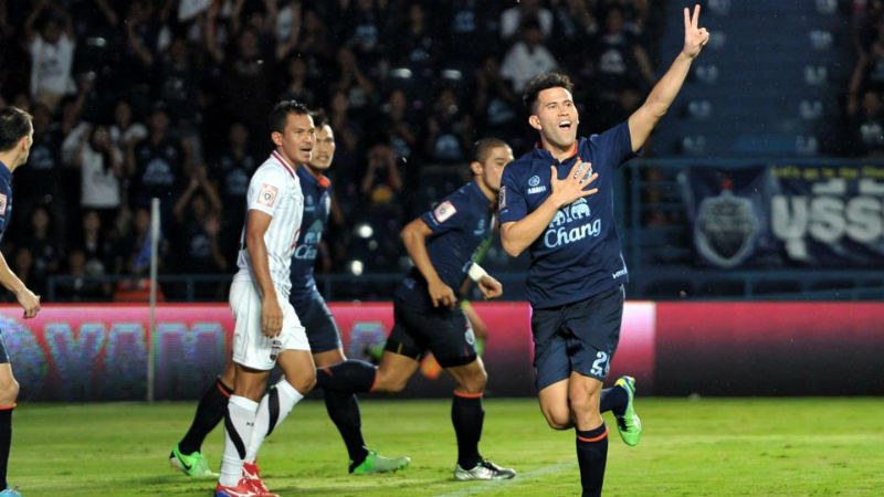 'Patigol' celebra un tanto anotado con el Buriram United
