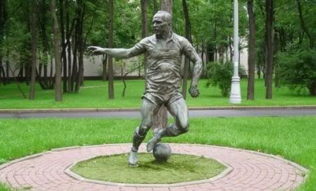 Una de las estatuas de Eduard Streltsov