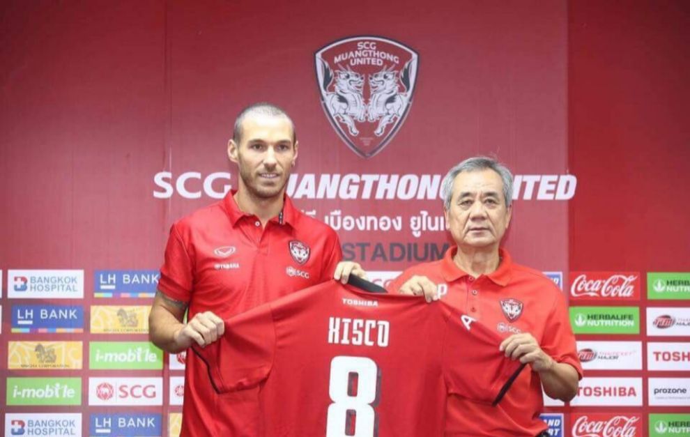 Xisco Jiménez en su presentación en el Muangthong United